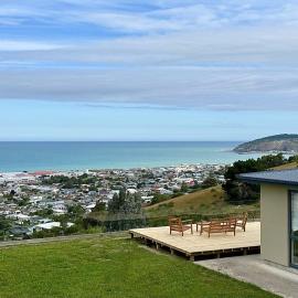 Panoramic Sea & Town View Oamaru 睁眼即见太平洋 I 躺观日月同辉, hotel in Oamaru
