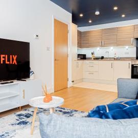 Modern 2BR Retreat in Southampton - Balcony, Free parking & Wifi, hotel in Southampton
