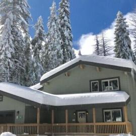 Lily of the Valley - Yosemite Reservations, AC, Forest View and WiFi, hotel in Yosemite West