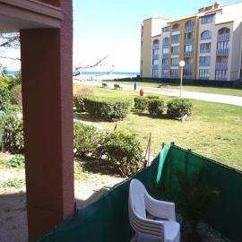 Barcarès F2 cabine, RDC, plage 50 m, 28 m2, 6 personnes, hotel in Le Barcarès