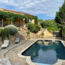 Villa spacieuse à Anduze avec piscine privée, hotell sihtkohas Générargues