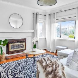1 Bedroom Art Deco Apt With Study