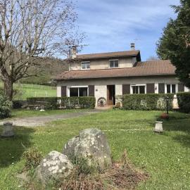 Vallée de la Barousse à Esbareich Hautes-Pyrénées – hotel w mieście Esbareich