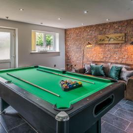 Spacious 5 Bed, 2 Bath House with POOL TABLE, near Solihull, NEC & Bham Airport