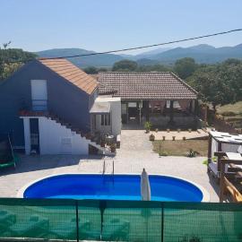 Forest Queen - Village holiday home, Hotel in Lećevica