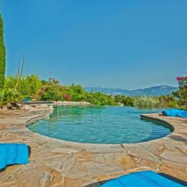 Charmante Maison de Vacances à Olmeto avec Piscine, hotel in Olmeto