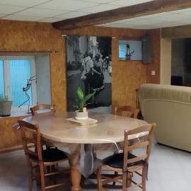 Maison chez l'habitant, отель в городе Bouère