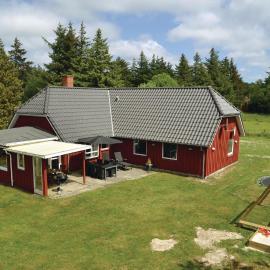 Nice Home In Vejers Strand With Sauna, hotel a Vejers Strand