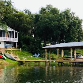 Lakefront with Dock on Private Lake Florence near Montverde Academy, hotel v destinácii Montverde