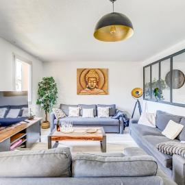 Villa St Simon - 11 couchages, piscine, parking, parfait entre famille, amis ou pros