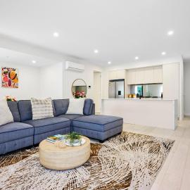 Classy Spaces Keysborough - New 2 Storey Townhouse, hotel a Keysborough