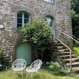 La Petite Bruyere Characterful 2 bedroom cottage with fireplace, hotel v destinácii Ambrières-le-Grand