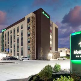 Holiday Inn Nashville Airport by IHG, hotel a Nashville