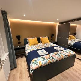 B & B ANNAMIE