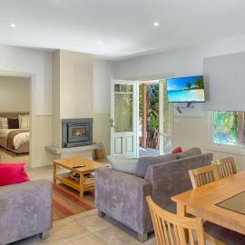 River Rock Cottage Centrally located and Dog friendly、Jamiesonのホテル