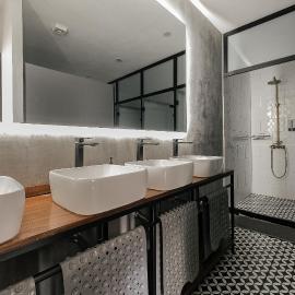 Luxury hostel shared mixed room