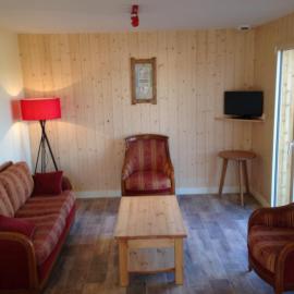 Le chalet des Patures route des Rocs, hotel in Rochefort-Montagne
