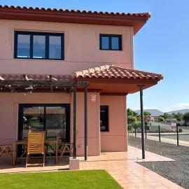 Villa Esther, hotel v destinácii Majanicho