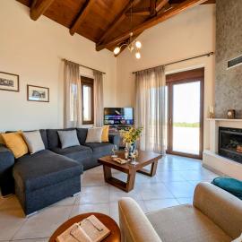 Seistron Villa Part of Cretan Retreat, hotell i Archanes