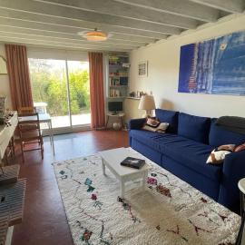 Cottage with Garden 5mn Beach, hotel in Cabourg