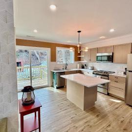 2 Bedroom Apartment in SONO!, hotel in Norwalk