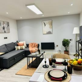 GoldersGreen Apartments by Sleepy