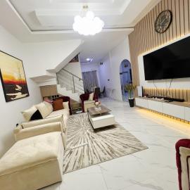 2 Bed Luxury Apartment in Lekki-Ikota Lagos, hotel a Lekki