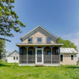 Quiet Baileys Harbor Country Home: 1 Mi to Lake!, Hotel in Baileys Harbor