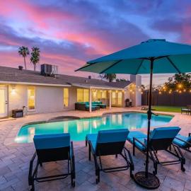 Obispo Modern Oasis with Heated Pool and BBQ, hotell i Mesa