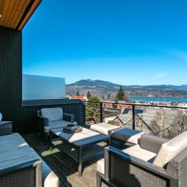 Four - River View Hot tub Luxurious Downtown Loft