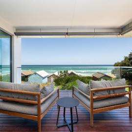 Gracie on the Beach Luxe with Water Views, hotel in Edithvale