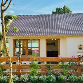 Nhà Bên Hồ- The Peace's House, hotel in Bảo Lộc