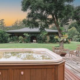 The Riverside Homestead - 8 guests, hotel em Bellbrook