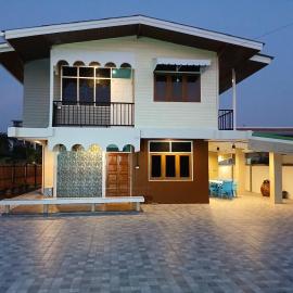 Wanna house บุรีรัมย์ ใกล้สนามช้างอารีน่า, hotell i Buriram