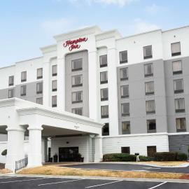 Hampton Inn Covington、コビントンのホテル