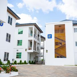 H Village, khách sạn ở Dawhwenya