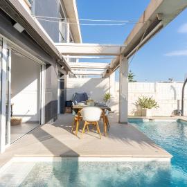 Azure Escape Villa, Gran Alacant by United Renters, hotel in Gran Alacant
