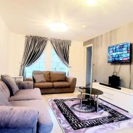 Sunderland Villa Luxuria 3 bedroom 3 Toilets Detached House, hotel in Sunderland
