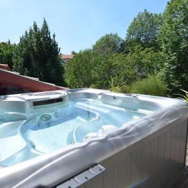 Villa Bidart with jacuzzi - close to the beach, hotel v destinaci Bidart