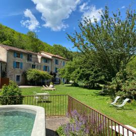 Nabat le Haut, chambre et table d'hotes, hotel in Courniou