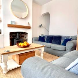 Seascape Luxury Cottage Southwold - Free Parking, hotel in Reydon
