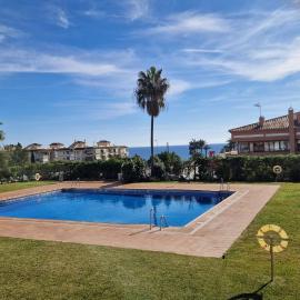 Beautiful apartment in Calahonda beach, hotel in Sitio de Calahonda