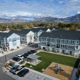 Modern 3BR Retreat Mtn Views & Garage Parking, hotel in South Salt Lake