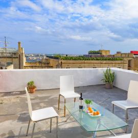 Stylish Valletta 1 bedroom Penthouse with Terrace in the centre with Views