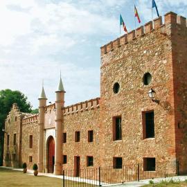 Masía de San Juan - Casas número 2 y 4, con piscina en masía fortificada, hotel Segorbéban