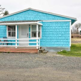 Sand and Surf Cottage 2-Bed by the Sea w fireplace