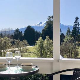 The Mountain View Studio, hotel in Rangataua
