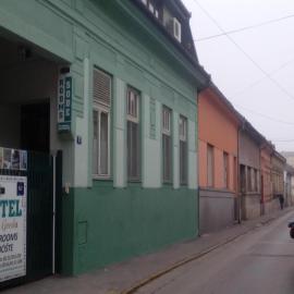 Novi Sad में, होटल Sobe Zlatna Greda Motorcycle friendly