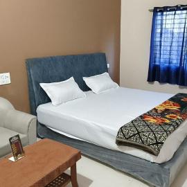 HOTEL SHREE PREM MILAN and RESTAURANT, hotel i Soyet