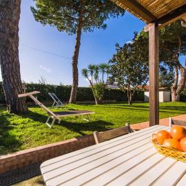 Livingapple Beach